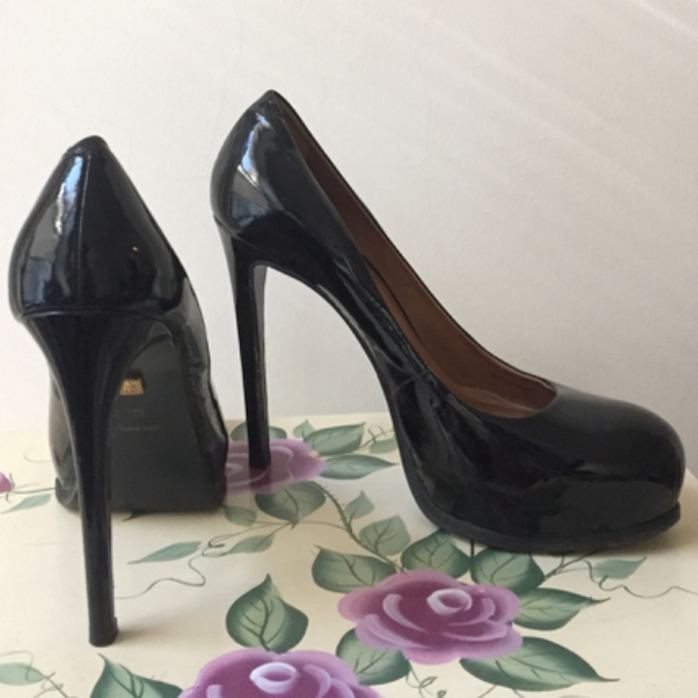 Designer Vero Cuoio Black Heels